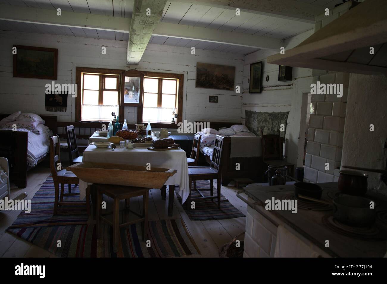 Musée en plein air à Tokarnia, interion d'un chalet de campagne, Tokarnia, architecture rurale, Banque D'Images