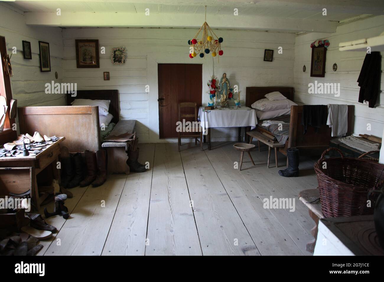 Musée en plein air à Tokarnia, interion d'un chalet de campagne, Tokarnia, architecture rurale, Banque D'Images