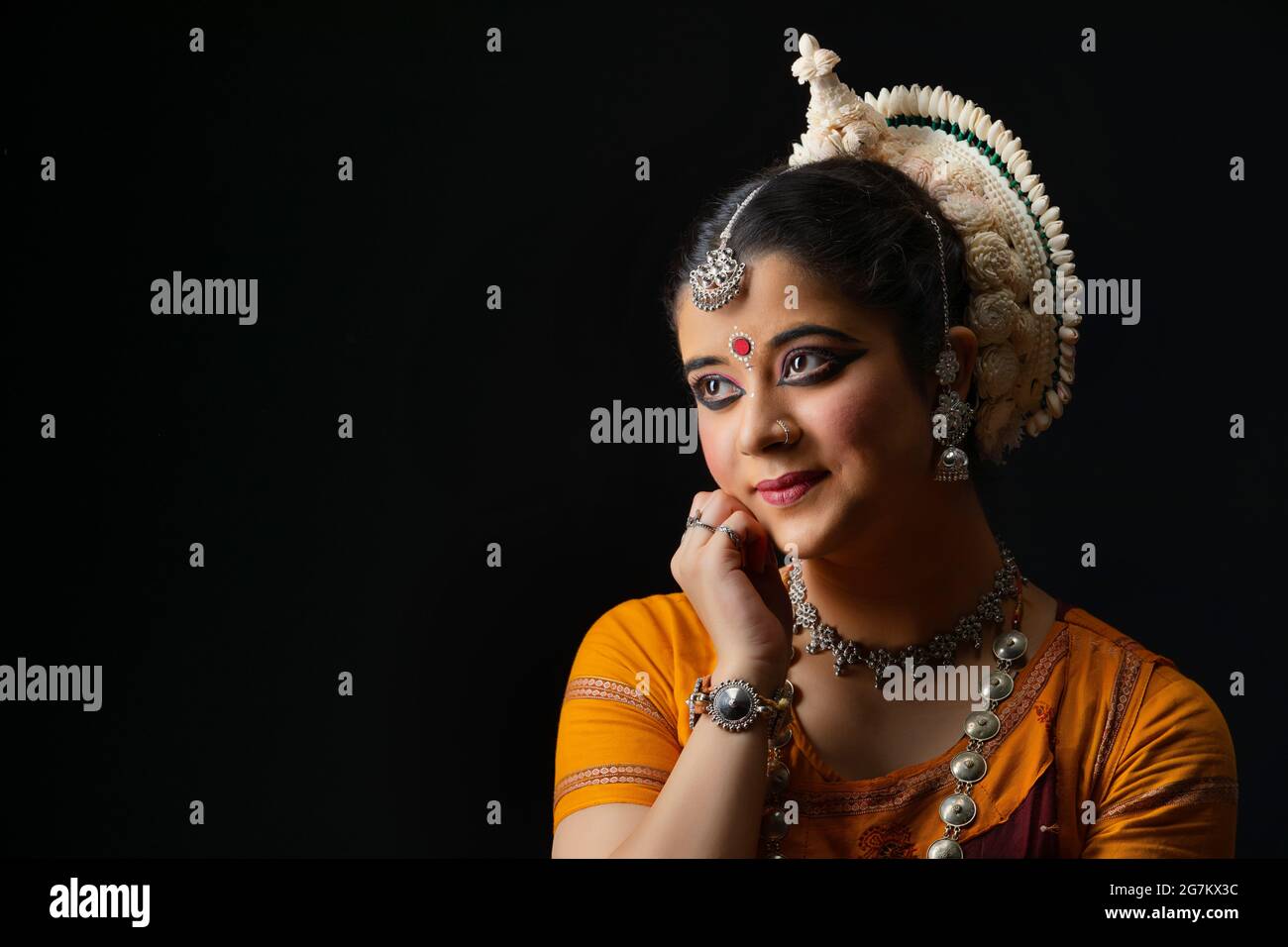 Danseuse Odissi qui pose la pose Banque D'Images