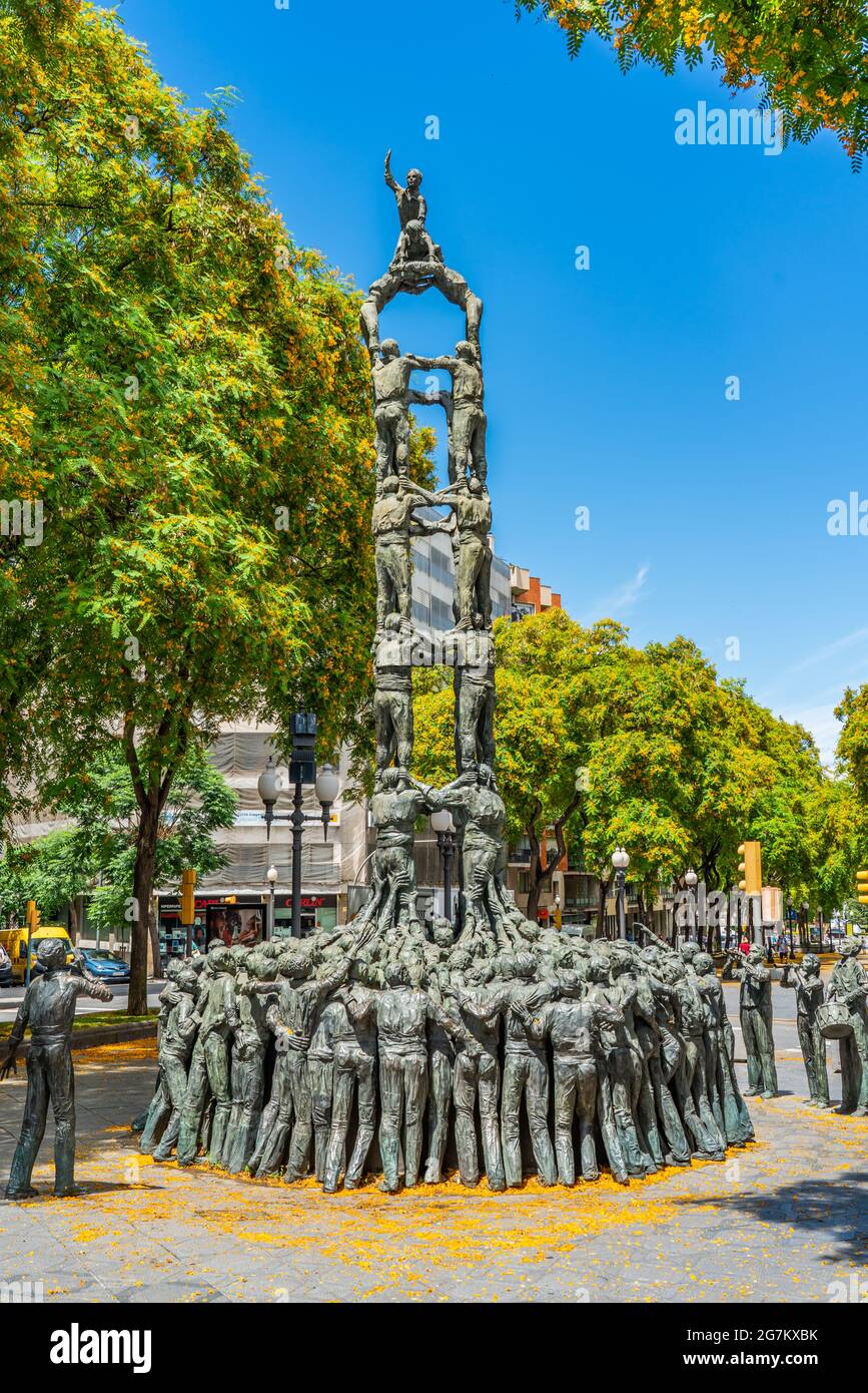 TARRAGONA, ESPAGNE - JUIN 23.2021 : monument aux castes, sculpture construite dans une tour humaine, Banque D'Images