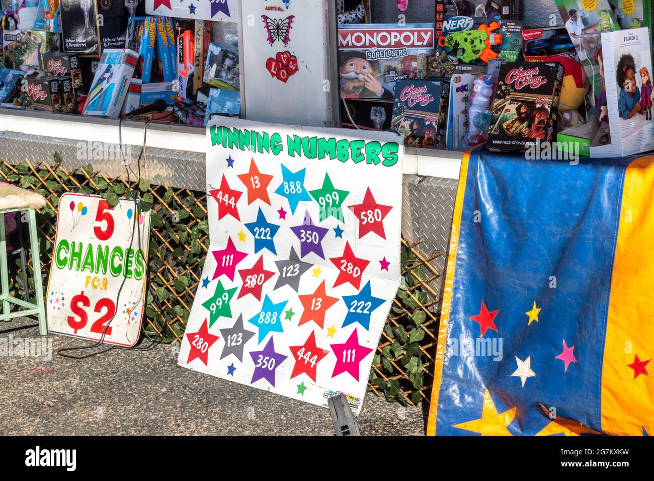 Affiche montrant les numéros gagnants d'un match de carnaval au Redcliffe Show 2021 dans le Queensland, en Australie Banque D'Images