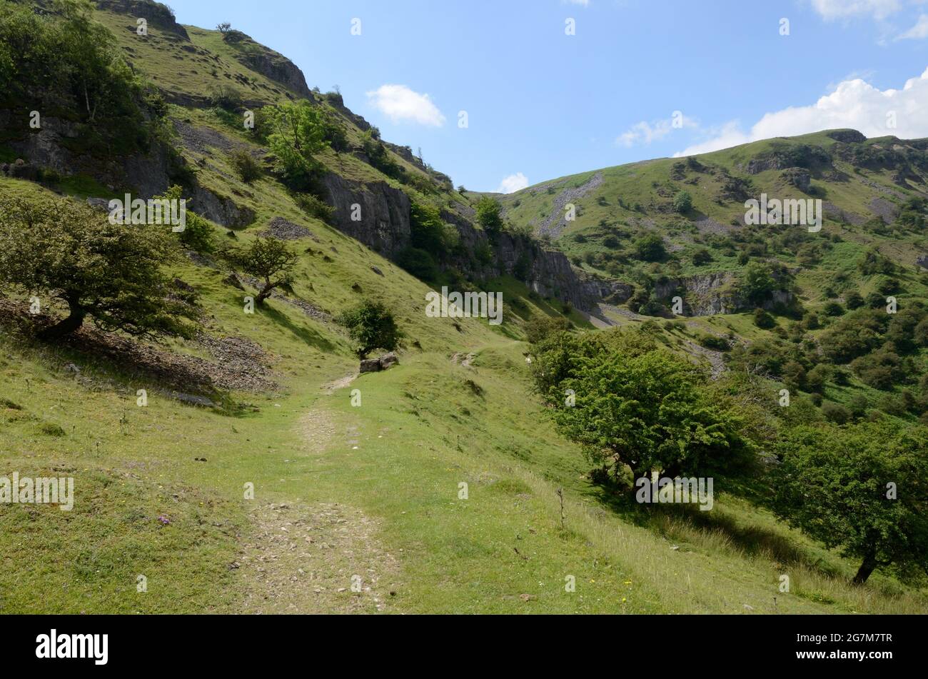 Promenade en tramway le long de Llangattock Escarpment Mynydd Llangattwg Brecon Beacons National Park Powys Wales Cymru UK Banque D'Images