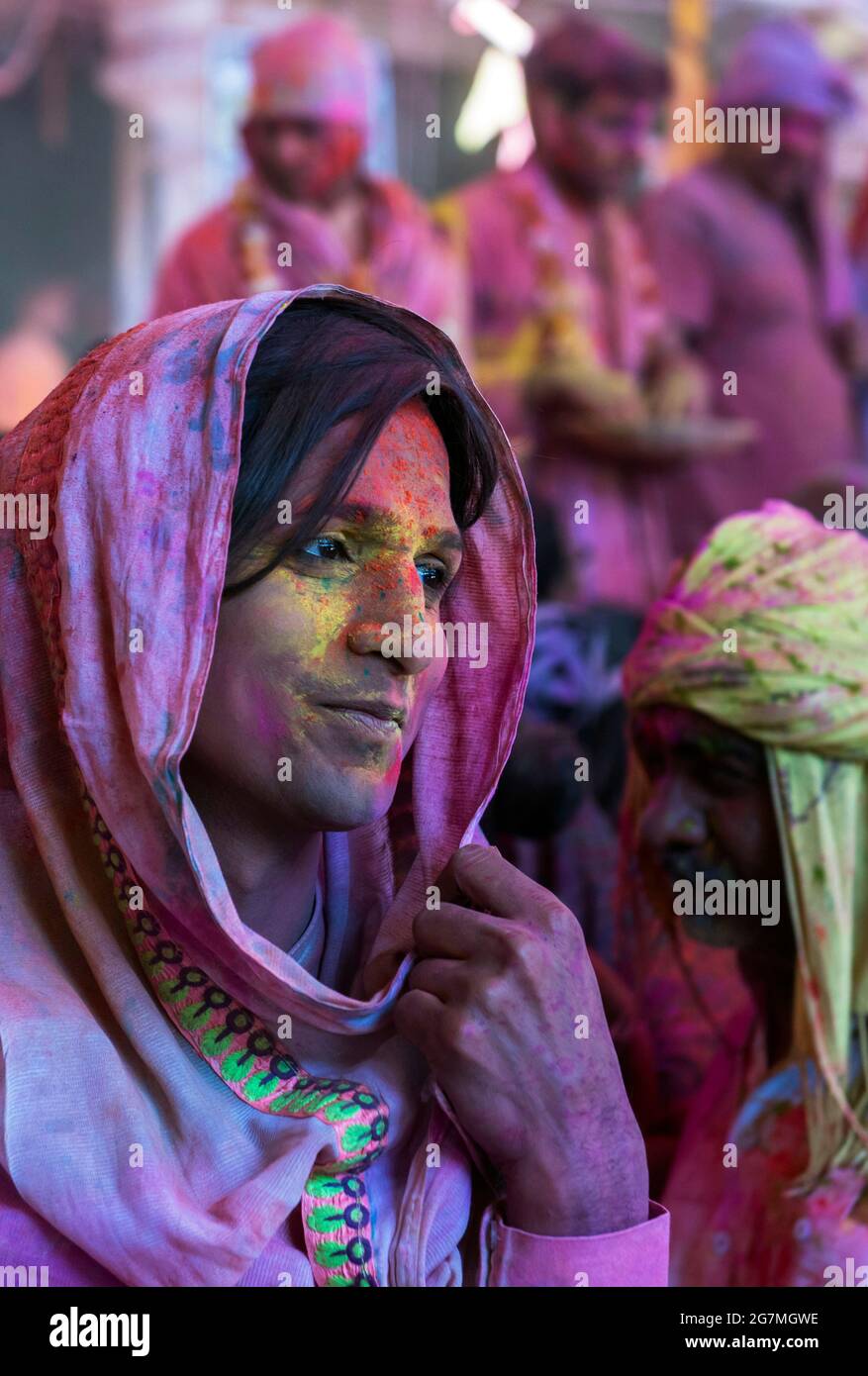 Festival de Lathmar Holi, début de Holi, villages de Barsana-Nandgaon, Uttar Pradesh, Inde Banque D'Images