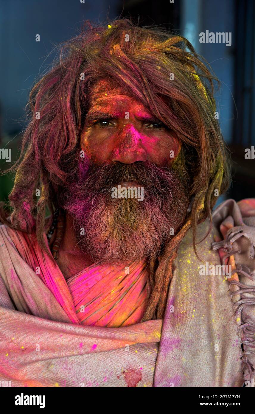 Festival de Lathmar Holi, début de Holi, villages de Barsana-Nandgaon, Uttar Pradesh, Inde Banque D'Images