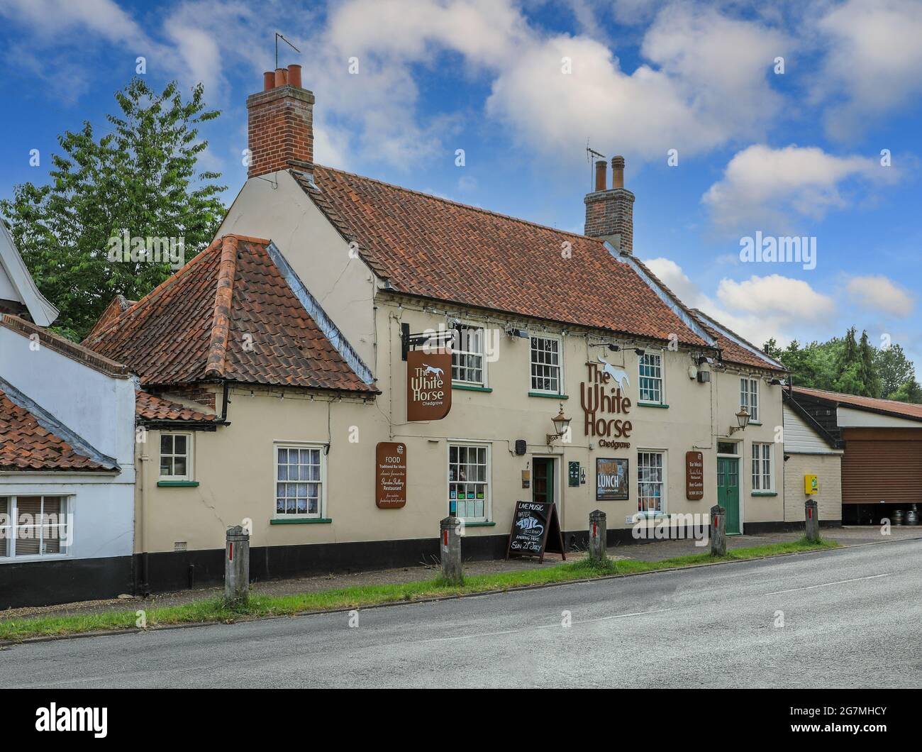 The White Horse pub, auberge ou maison publique à Chedgrave, Norfolk, Angleterre, Royaume-Uni Banque D'Images