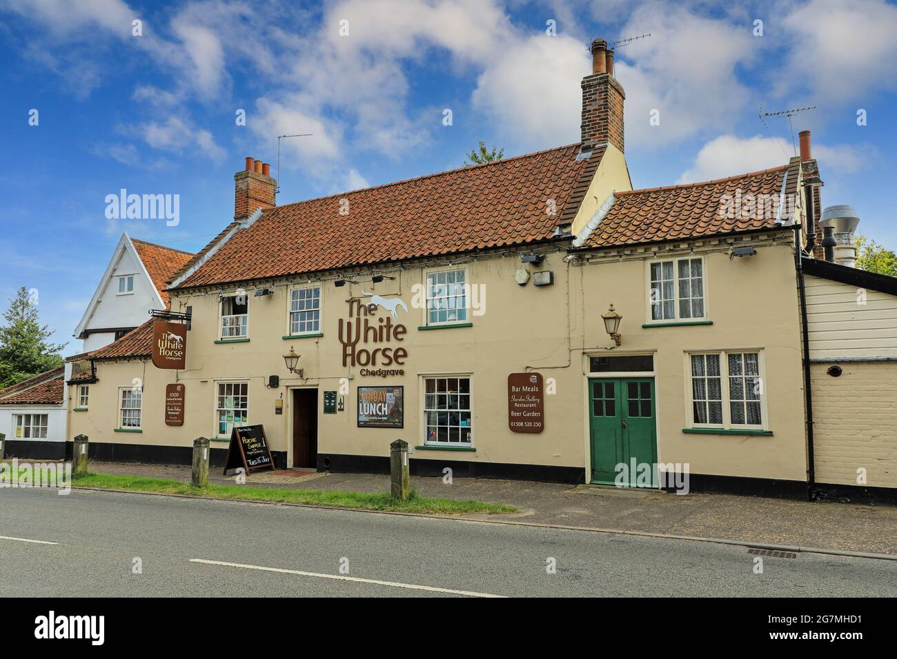 The White Horse pub, auberge ou maison publique à Chedgrave, Norfolk, Angleterre, Royaume-Uni Banque D'Images