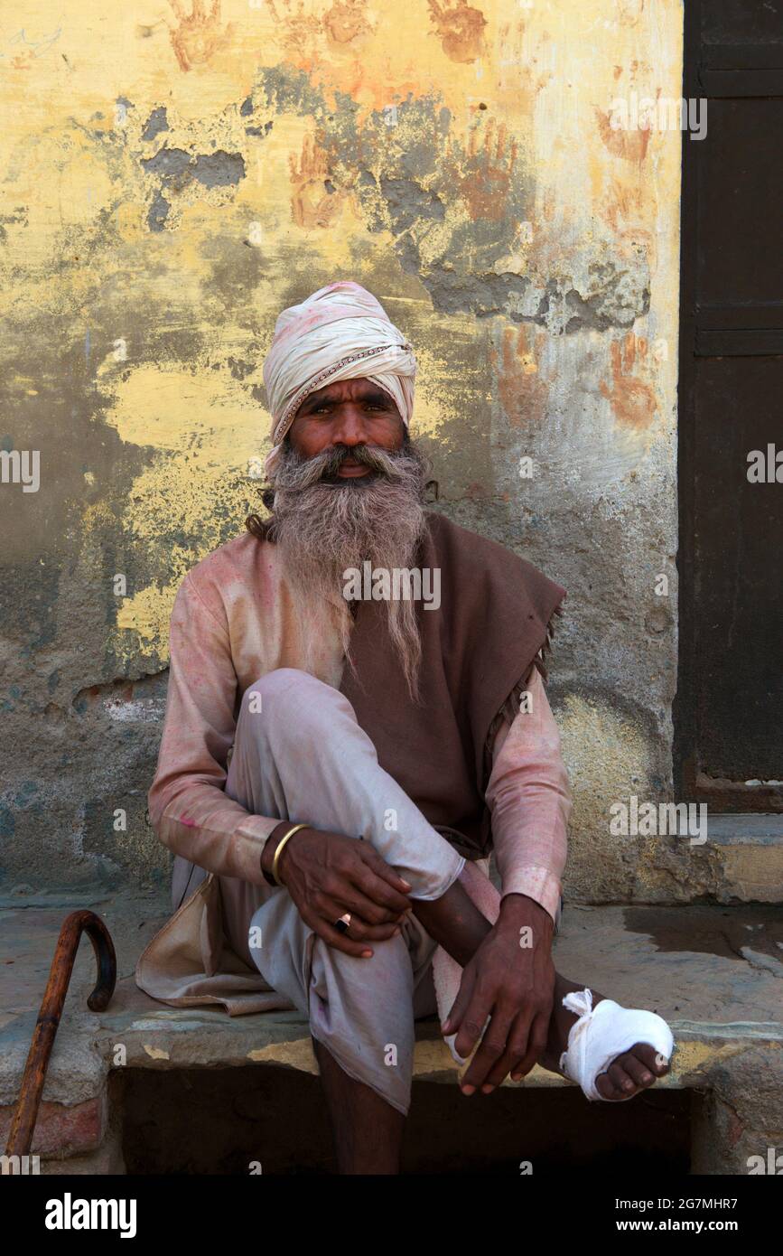 Portrait d'une victime de Lathmar Holi fêtards, Barsana. Lathmar Holi se tient tout d'abord dans la ville de Barsana, près de Vrindavarn, dans l'Uttar Pradesh. Le foll Banque D'Images