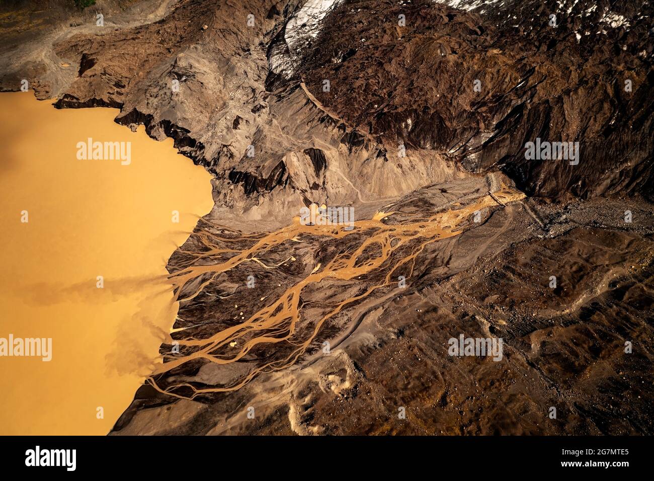 Photo aérienne du glacier Falljökull dans le parc national de Vatnajökull. Banque D'Images