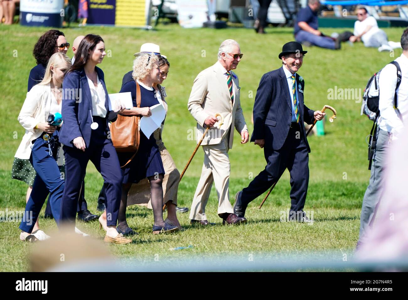 Le Prince de Galles et la Duchesse de Cornwall lors d'une visite au Great Yorkshire Show au Great Yorkshire Showground de Harrogate, dans le North Yorkshire, où ils ont rencontré le personnel, les stewards et les exposants, et ont visité les stands et les zones d'élevage. Date de la photo: Jeudi 15 juillet 2021. Banque D'Images