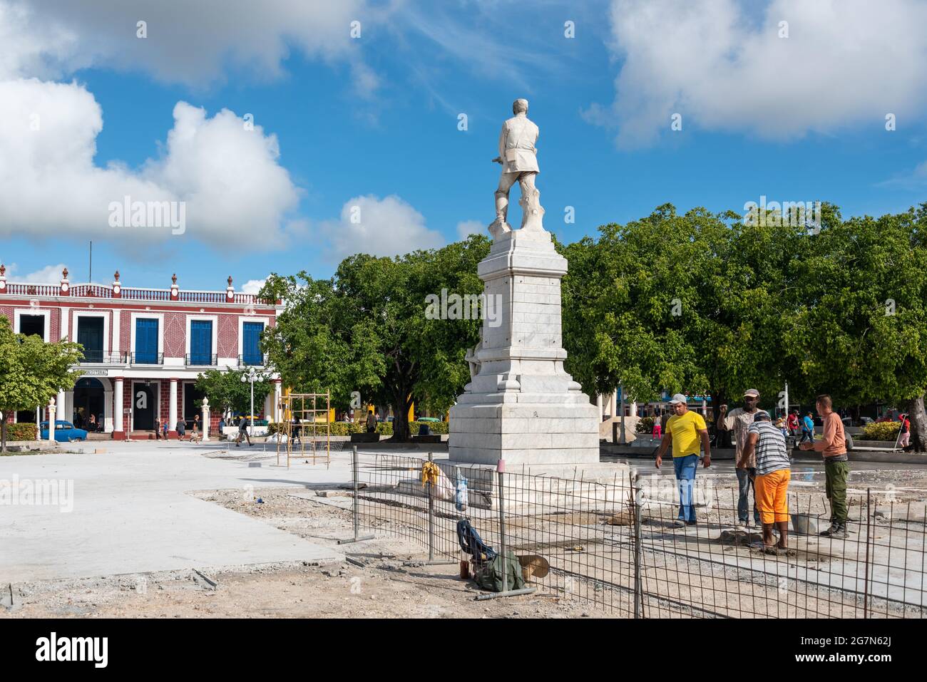 Place Calixto Garcia en reconstruction, Holguin, Cuba, 2016 Banque D'Images