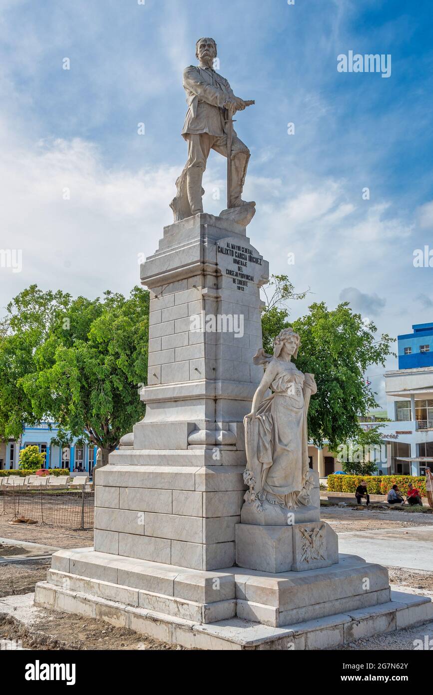 Statue de sculpture en marbre Calixto Garcia Iniguez sur la place de la ville, Holguin, Cuba, 2016 Banque D'Images