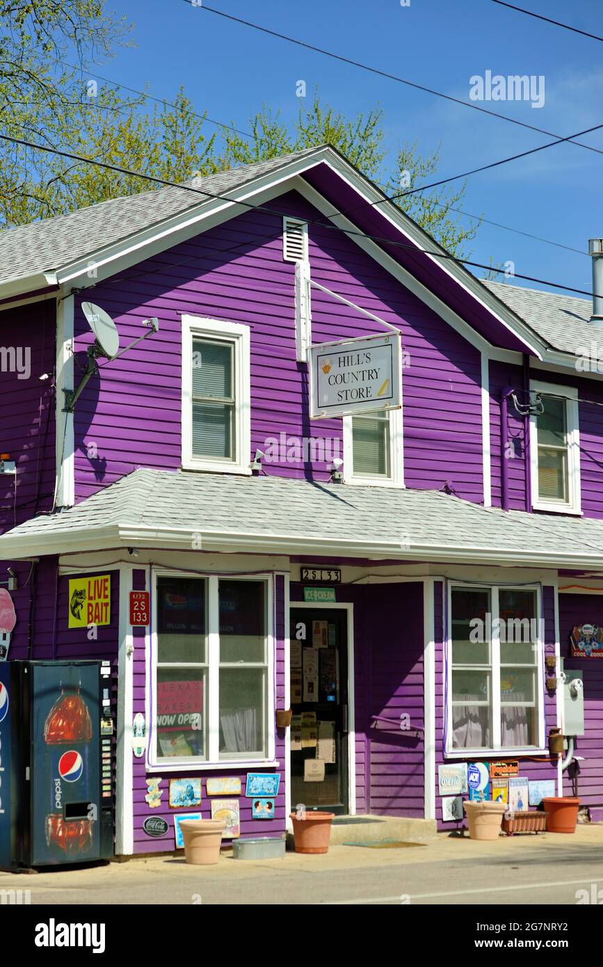 Elburn, Illinois, États-Unis. Un magasin de campagne coloré dans une petite communauté du nord-est de l'Illinois. Banque D'Images