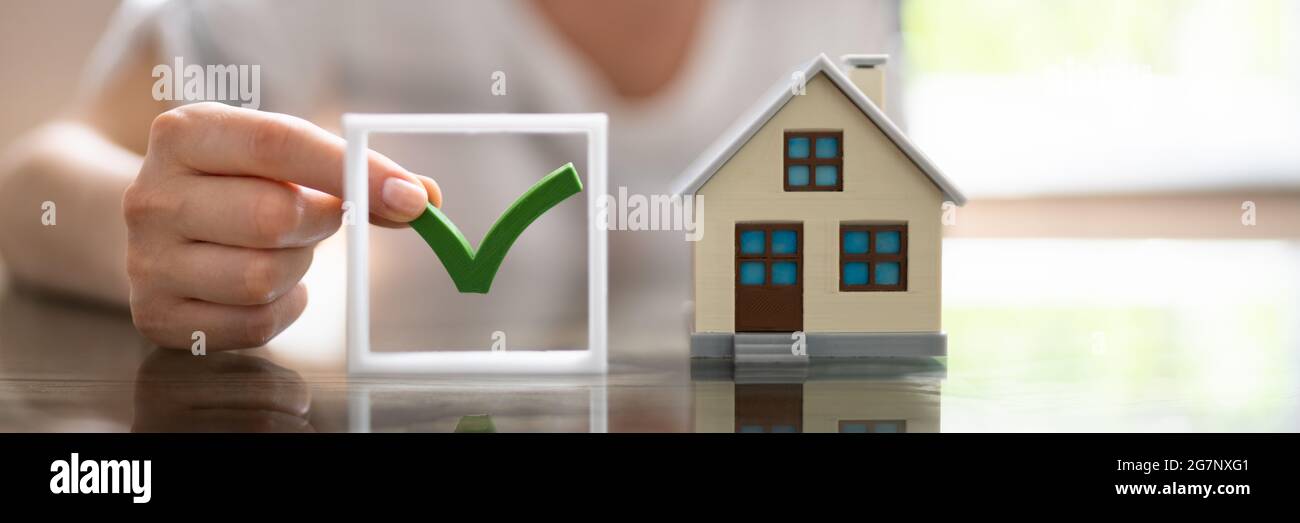 Liste de contrôle pour l'achat et l'évaluation de maisons immobilières Banque D'Images