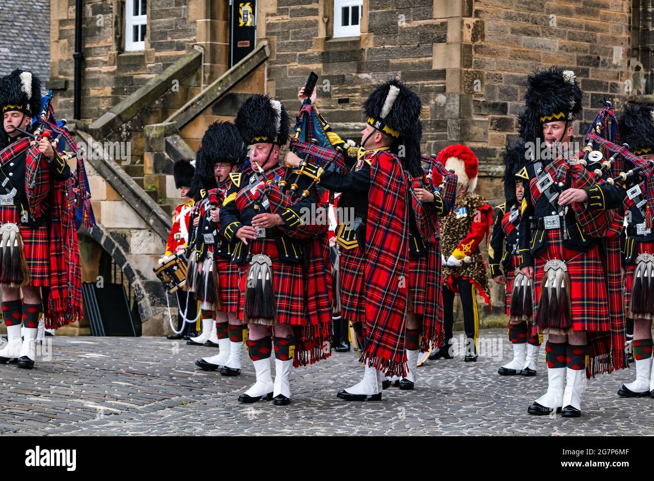Royal Scots Dragoon Guards militaire bagpipe bande portant des kilts
