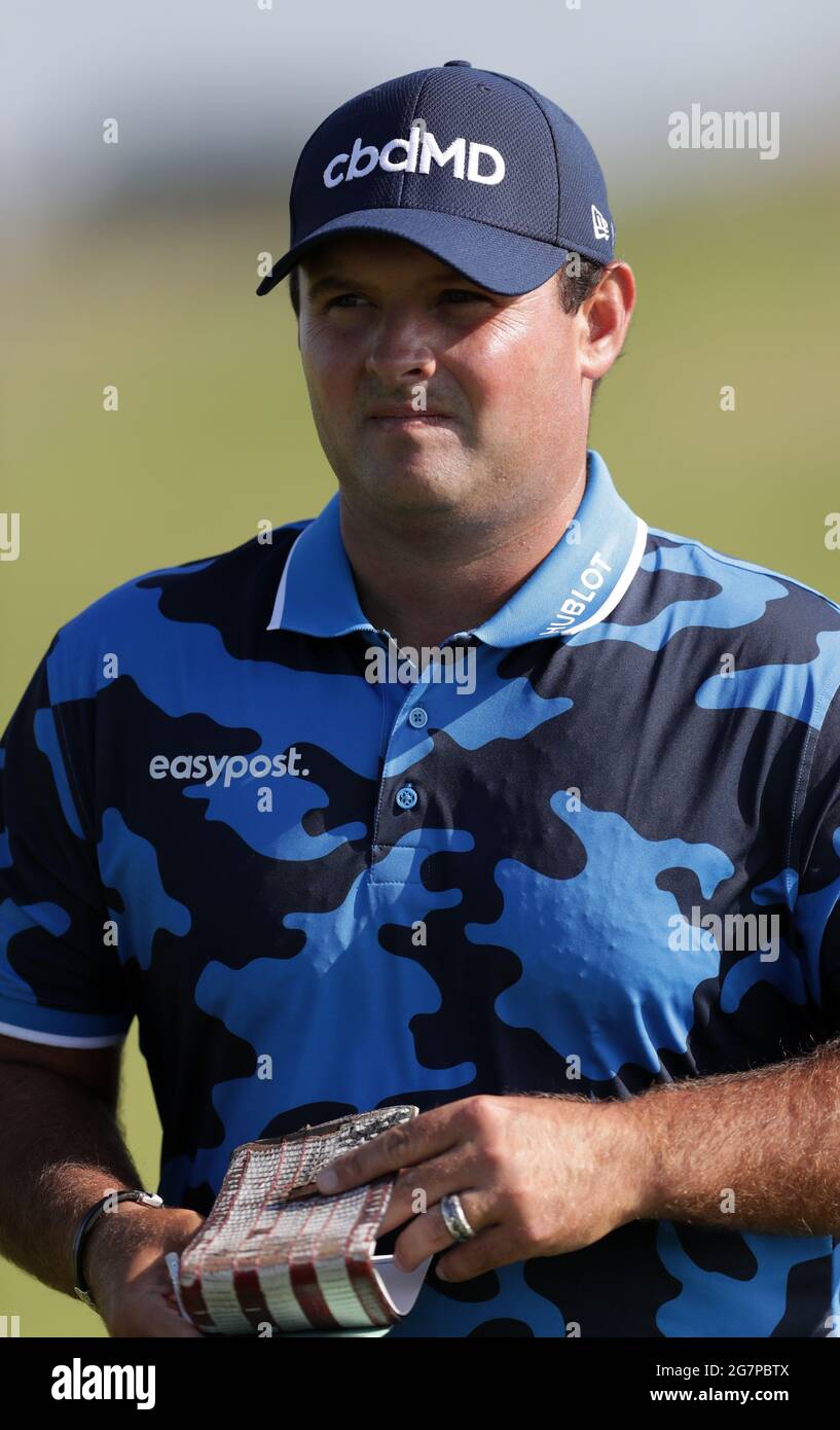 Kent, Royaume-Uni.15 juillet 2021; Royal St Georges Golf Club, Sandwich, Kent, Angleterre; The Open Championship Golf Tour, Round 1; Patrick Reed (Etats-Unis) au 8e tee Credit: Action plus Sports Images/Alay Live News Banque D'Images