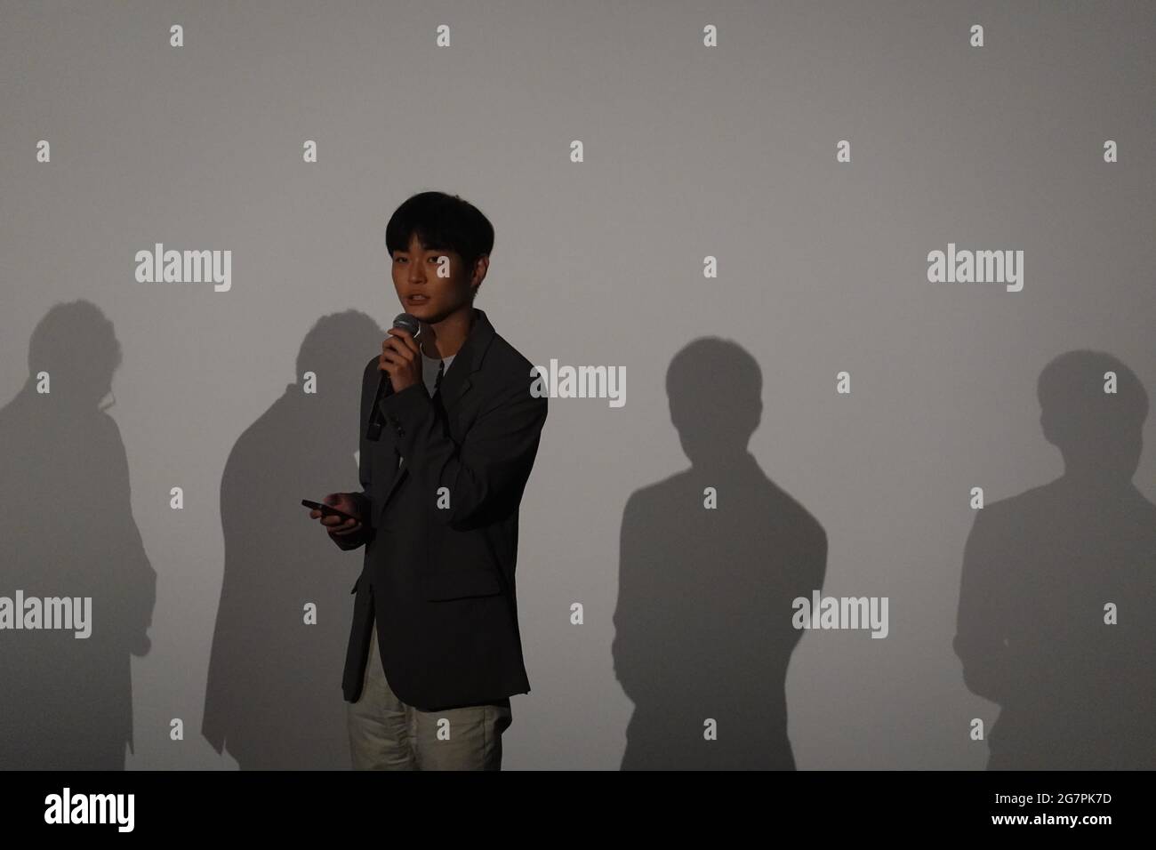 16 juillet 2021. 16 juillet 2021. S. Korean remporte le 2e prix à la section de Cannes pour les jeunes cinéastes Yoon DAE-woe, cinéaste de l'École du film, de la télévision et du multimédia de l'Université nationale de Corée, parle avant la projection de son film 'Cicada' à la Cinéfondation, une section du Festival du film de Cannes pour les jeunes cinéastes de nouvelle génération, À Cannes, France, le 15 juillet 2021. Yoon a remporté le deuxième prix du concours. Crédit: Yonhap/Newcom/Alay Live News crédit: Yonhap/Newcom/Alay Live News Banque D'Images