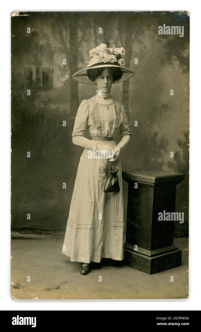 Mode des années 1900 a 1910 Banque de photographies et d'images à haute  résolution - Alamy