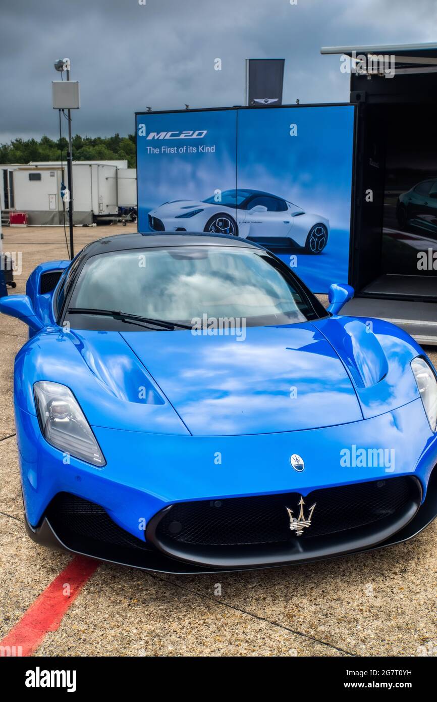 Maserati Corsa, voiture italienne. Blue Maserati MC20 3.0 litres V6, terrain d'essai Millbrook, piste d'essai, Bedfordshire, Royaume-Uni Banque D'Images