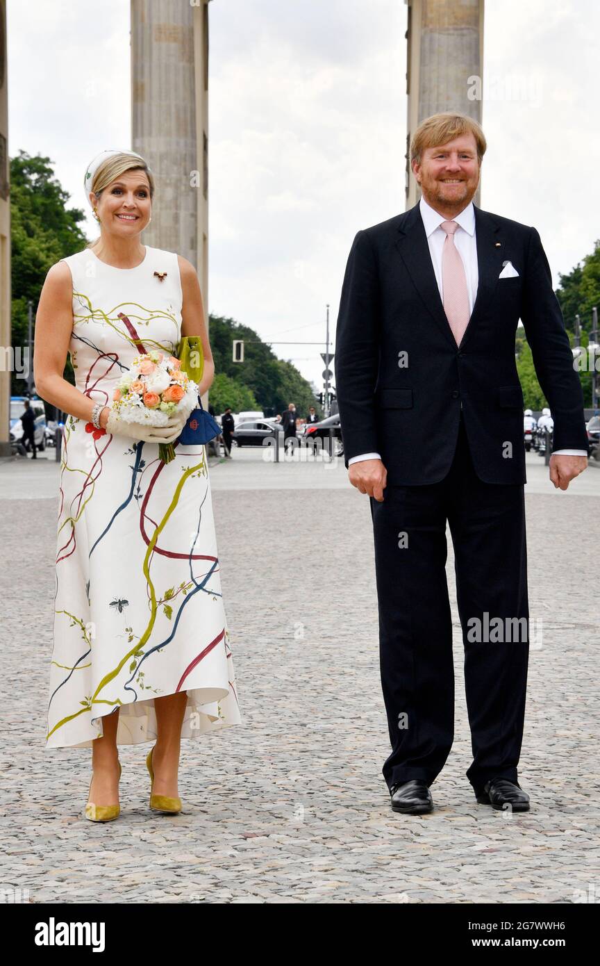 La reine Maxima et le roi Willem-Alexander des pays-Bas visitent le Brandenburger Tor le 5 juillet 2021 à Berlin, en Allemagne. Banque D'Images