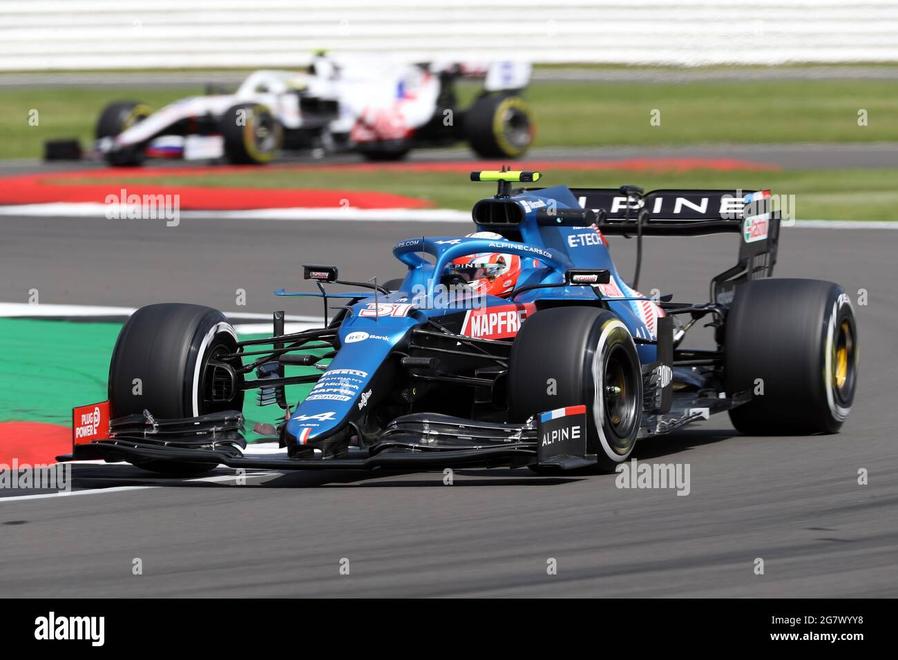 Esteban Ocon de l’équipe de F1 alpine pendant la pratique du Grand Prix britannique à Silverstone, à Towcester. Date de la photo : vendredi 16 juillet 2021. Banque D'Images