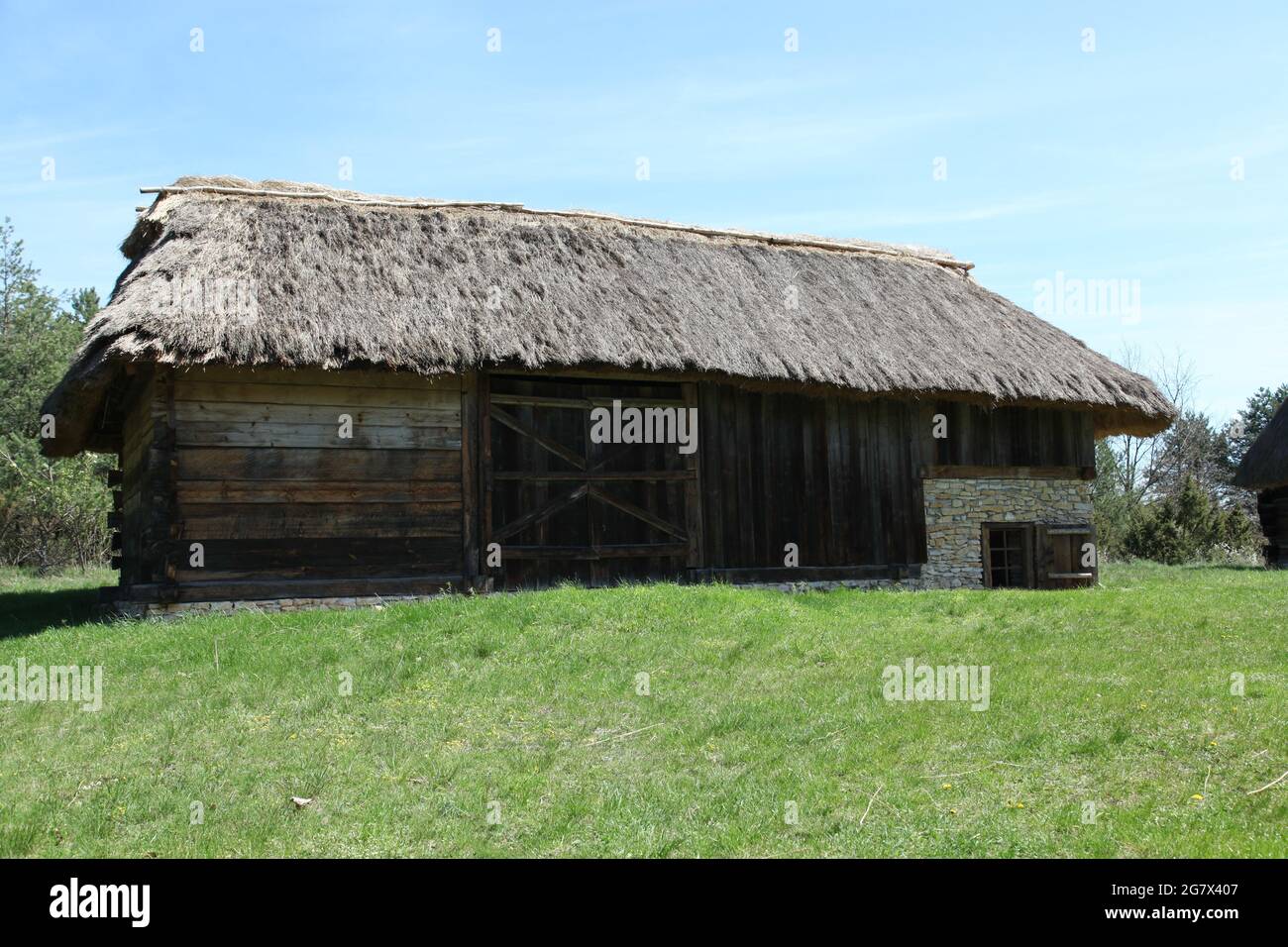 Ancienne grange de campagne, musée en plein air à Tokarnia, Tokarnia, swietokrzyskie, Pologne, architecture rurale, ancienne architecture, Banque D'Images