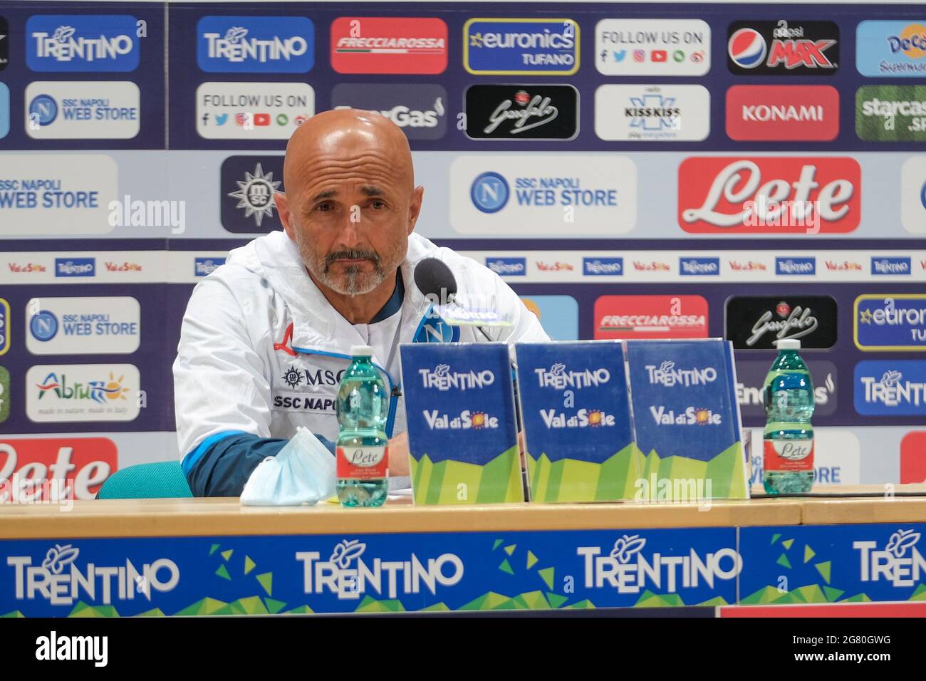 La conférence de presse de l'entraîneur de Naples Luciano Spalletti pendant la deuxième journée du camp d'entraînement pré-saison 2021-22 de ssc napoli à val di Sole dans trentino, dimaro folgarida Banque D'Images
