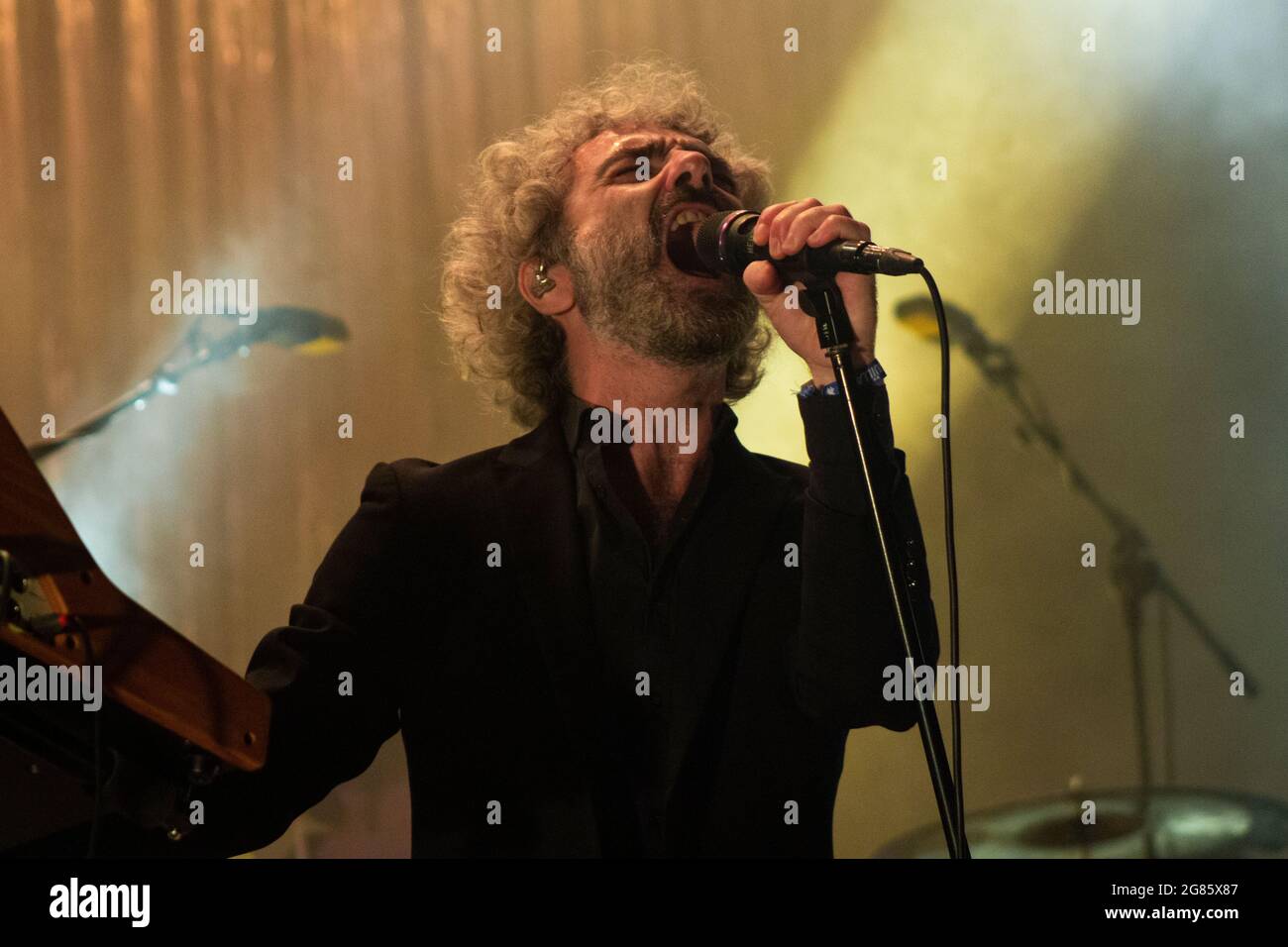 BARCELONE, ESPAGNE – JULIO 10. Abraham Boba León Benavente en concierto en el scénario Cruïlla Enamora del Festival Cruïlla 2021 Banque D'Images