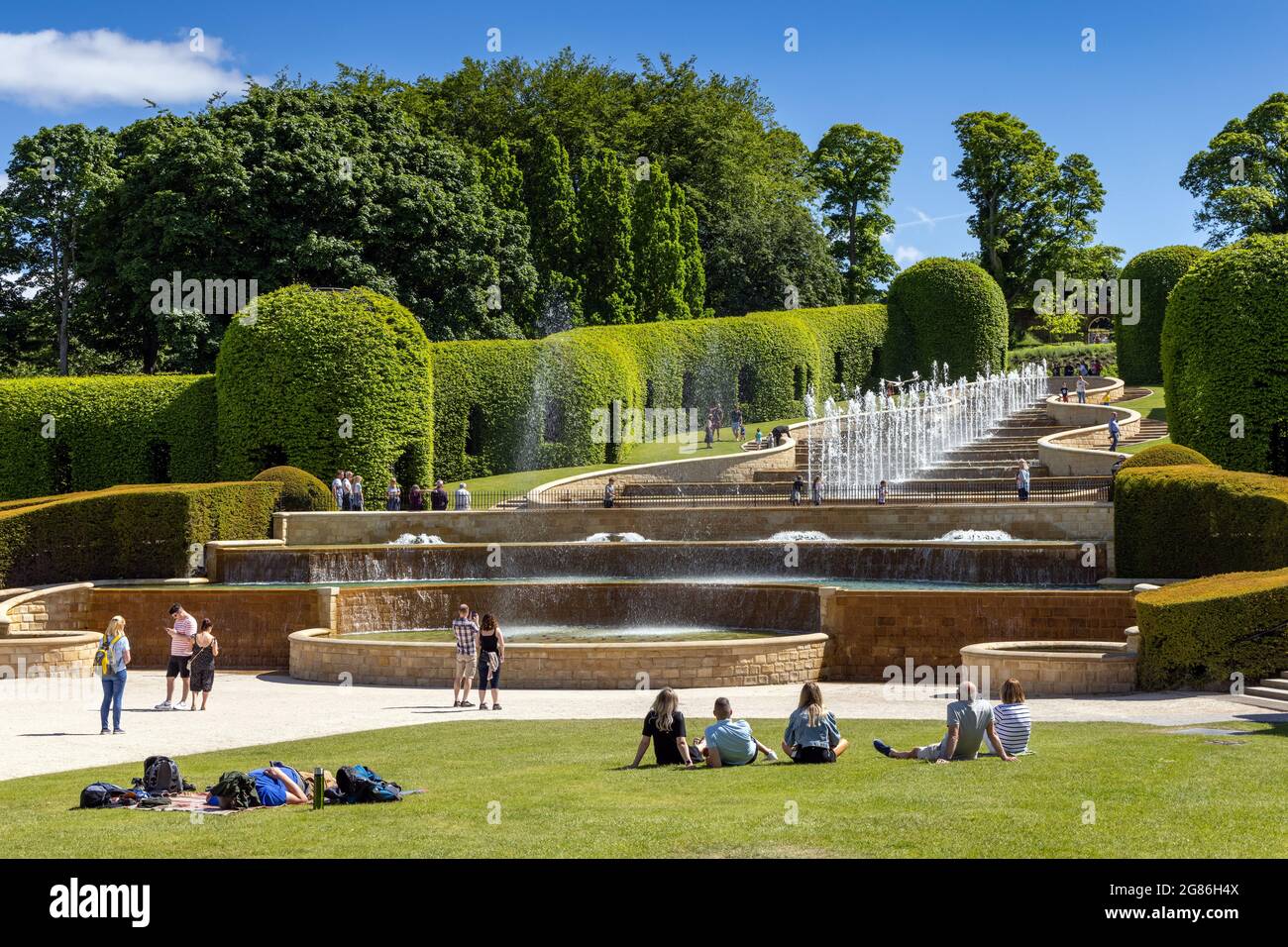 La Grand Cascade, le jardin d'Alnwick, le château d'Alnwick, Alnwick, Northumberland, Nord-est de l'Angleterre Banque D'Images