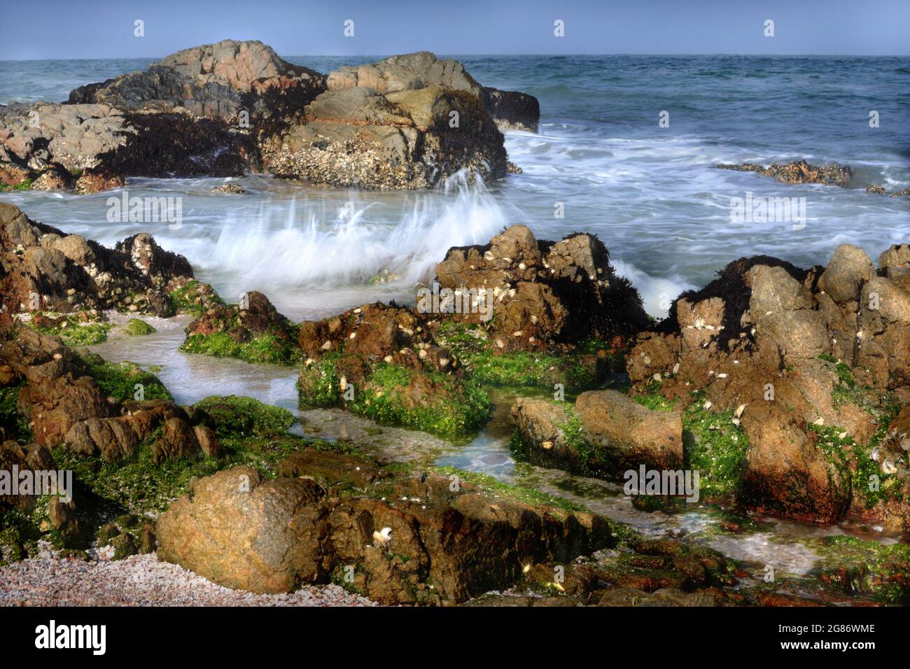 Paysage. Rocky plage dans le sud d'Oman, Sadah, Moyen-Orient Banque D'Images