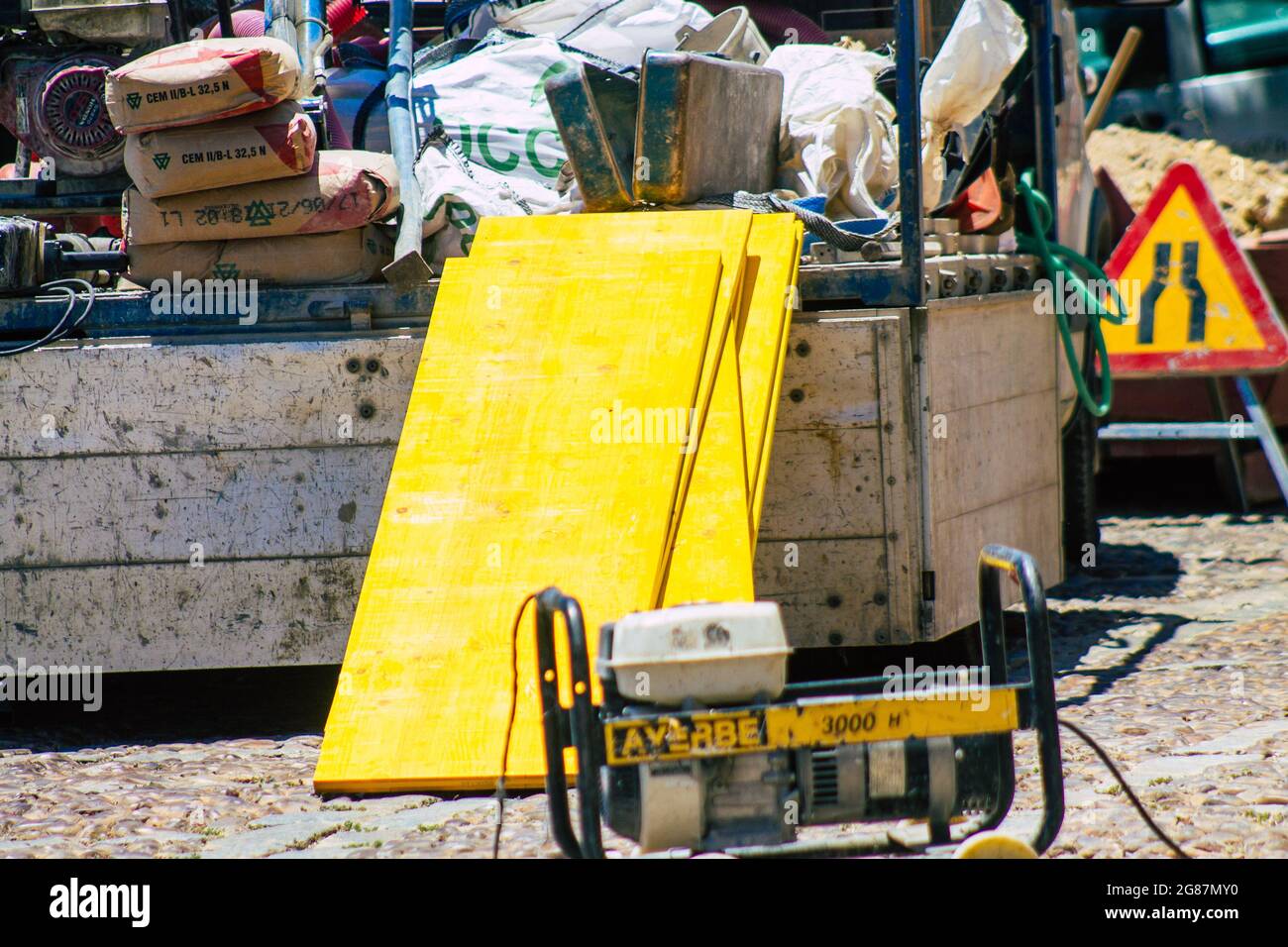 Carmona Espagne 15 juillet 2021 travaux publics dans les rues de Carmona pour réparer un câble