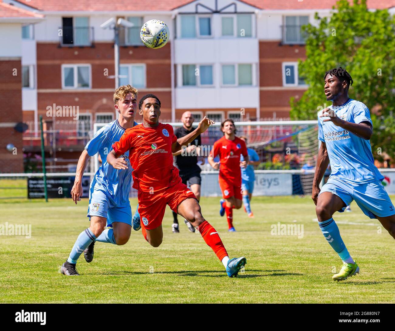 Warrington Rylands 1906 FC a accueilli le Coventry City FC U23 dans leur troisième match de football pré-saison de la saison 2021-2022 Banque D'Images