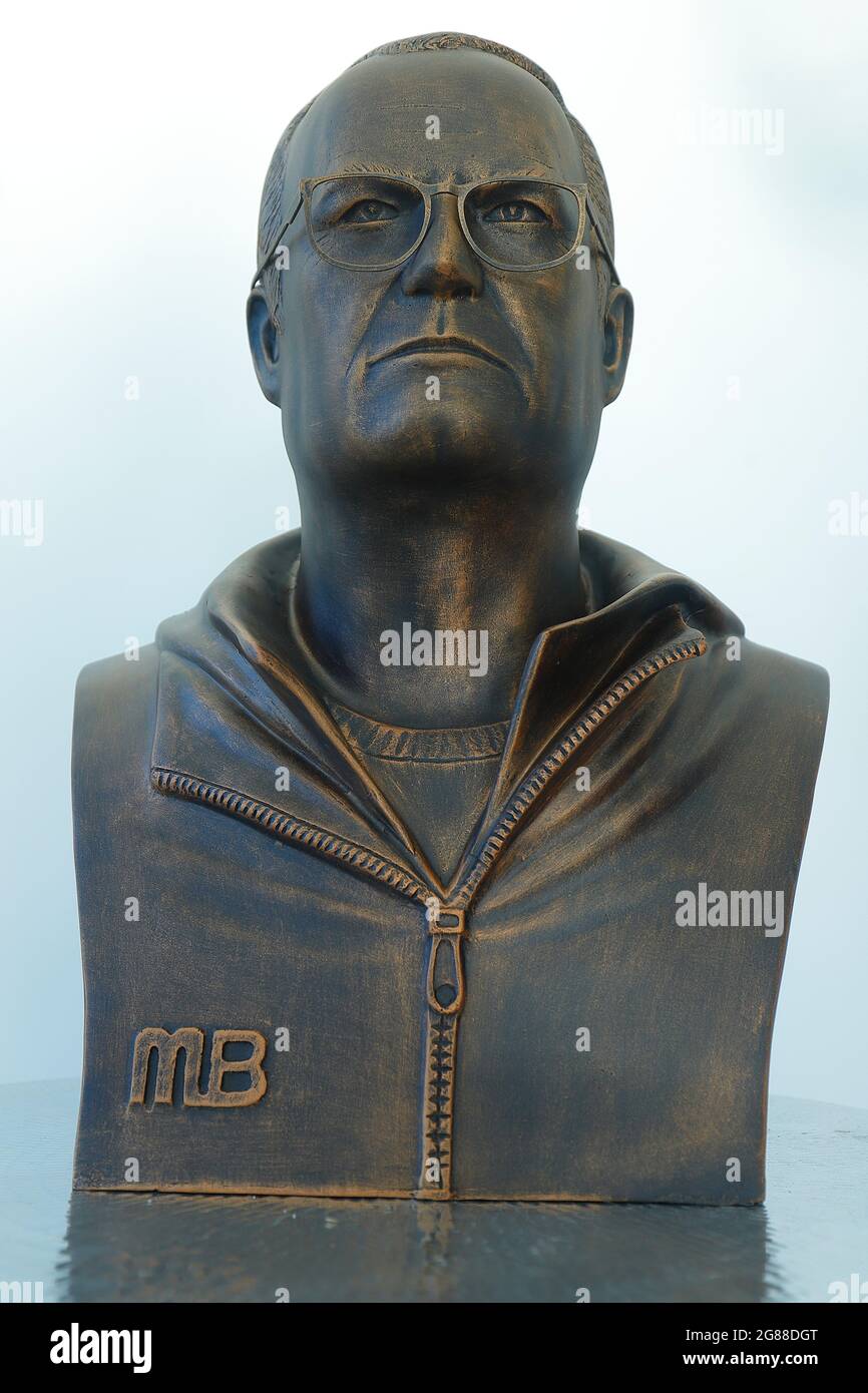 Une sculpture en bronze de Marcelo Bielsa, directeur du club de football de Leeds United, créée par Tony Clark de Clarks Sculptures Banque D'Images