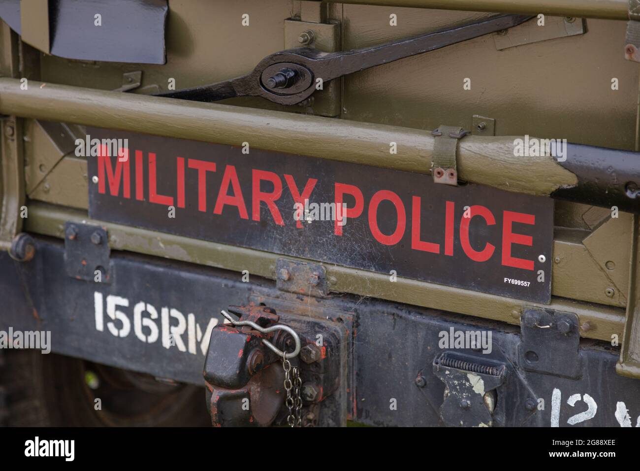 Panneau de police de l'armée de terre à l'arrière d'un véhicule de l'armée britannique Banque D'Images