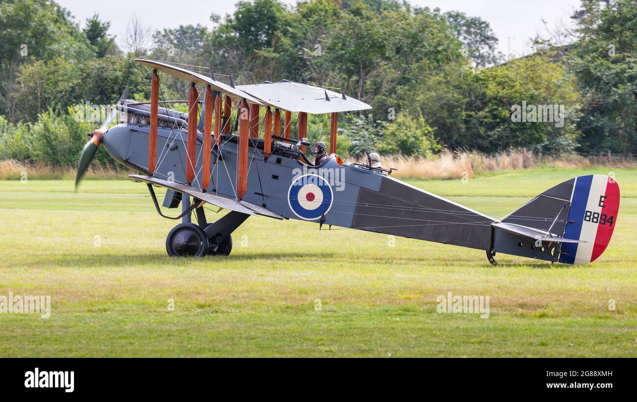 Old Warden, Royaume-Uni - 4 août 2019 : un ancien avion de Havilland DH-9, en train de rouler sur un terrain d'aviation Banque D'Images