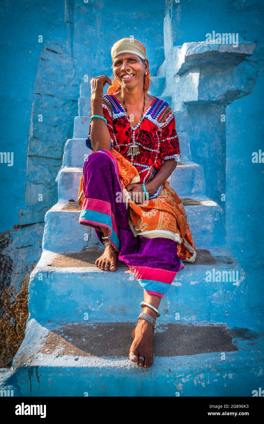 Hampi, Karnataka, Inde - 14 janvier 2020 : portrait d'une femme indienne du sud en robe traditionnelle. Banque D'Images