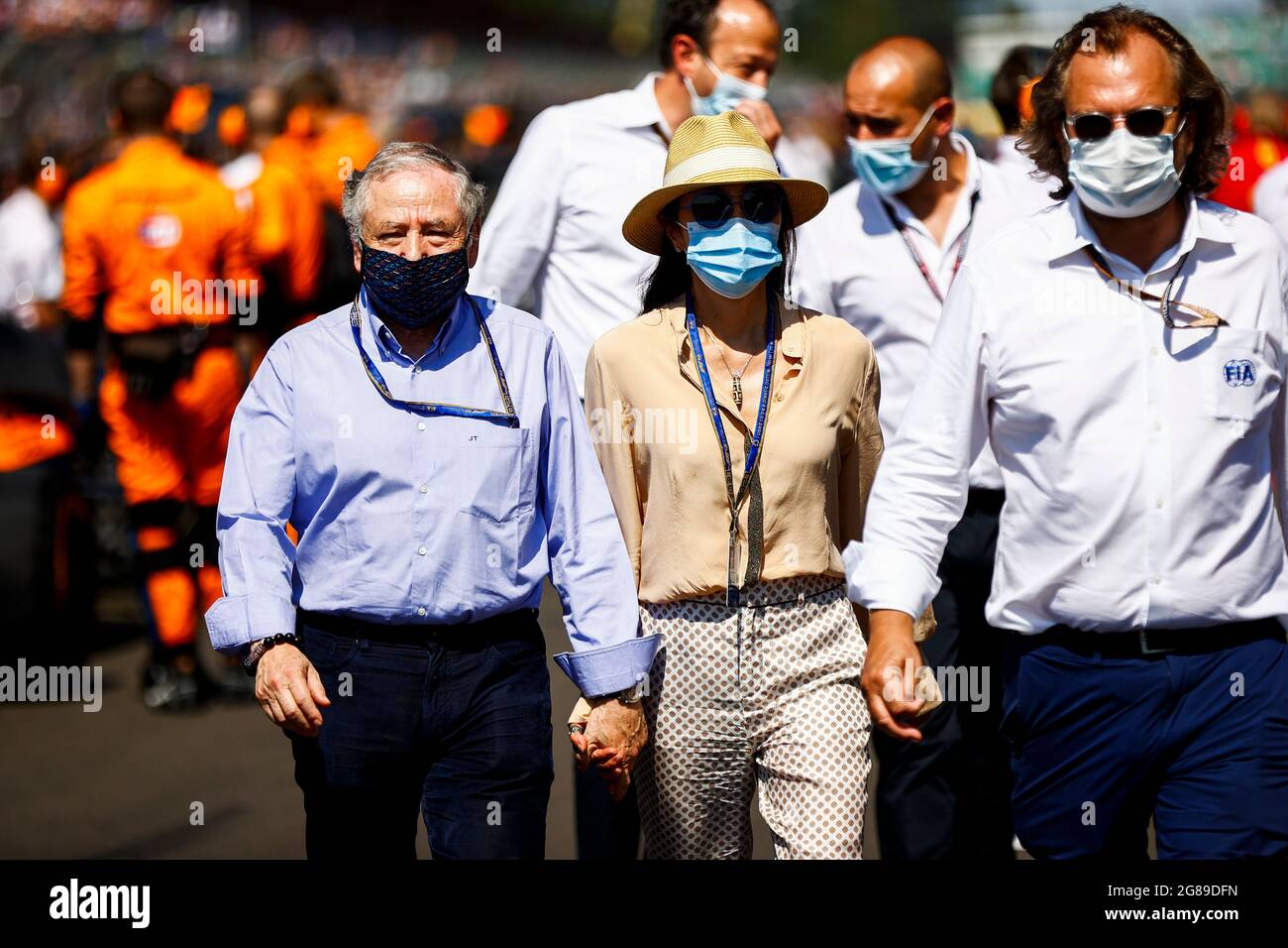 Jean Todt, président de la FIA, et Michelle Yeoh, lors du Grand Prix britannique à Silverstone, à Towcester. Photo Date: Dimanche 18 juillet 2021. Banque D'Images