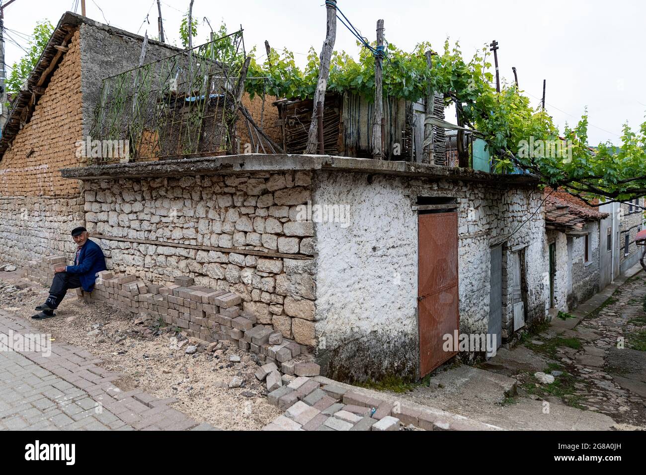 La vie dans le village de pêcheurs de Lin sur les rives du lac Ohrid près de Pogradeci, au sud-est de l'Albanie Banque D'Images