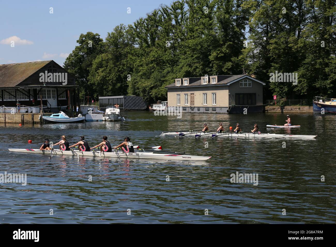 Londres, Royaume-Uni, 18 juillet 2021. W J15 4x+Z Lady Eleanor Holes et Putney High School. 154e Régate amateur de Molesey, rivière Thames, Hurst Park Riverside, East Molesey, près de Hampton court, Surrey, Angleterre, Grande-Bretagne, Royaume-Uni, Royaume-Uni, Europe. Courses juniors de quad pour femmes à la compétition d'aviron amateur annuelle et à l'événement social établi en 1867. Crédit : Ian Bottle/Alay Live News Banque D'Images Londres, Royaume-Uni, 18 juillet 2021. W J15 4x+Z Lady Eleanor Holes et Putney High School. 154e Régate amateur de Molesey, rivière Thames, Hurst Park Riverside, East Molesey, près de Hampton court, Surrey, Angleterre, Grande-Bretagne, Royaume-Uni, Royaume-Uni, Europe. Courses juniors de quad pour femmes à la compétition d'aviron amateur annuelle et à l'événement social établi en 1867. Crédit : Ian Bottle/Alay Live News Banque D'Images