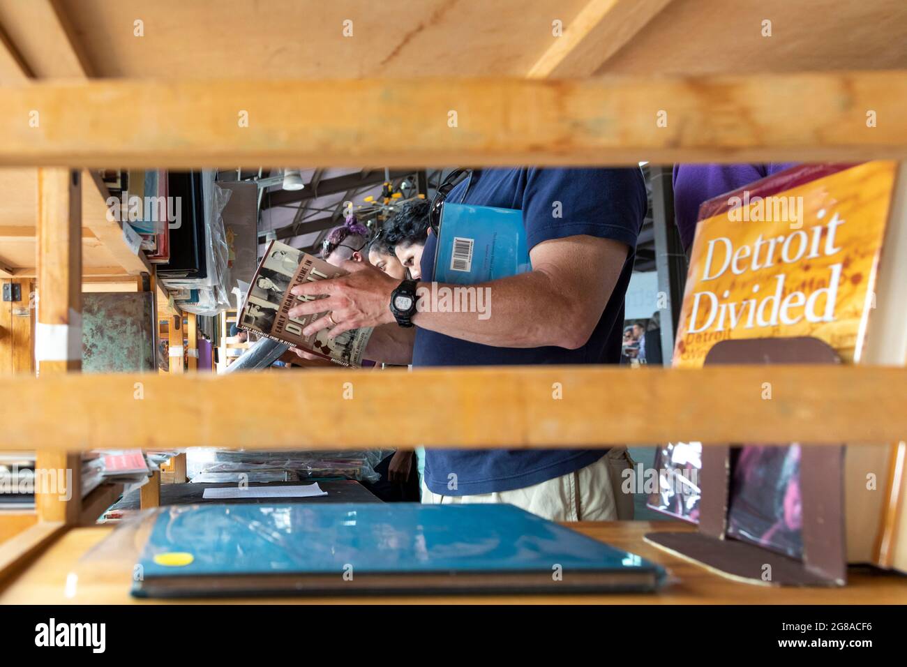Detroit, Michigan, États-Unis. 18 juillet 2021. Le festival annuel du livre de Detroit est revenu sur le marché de l'est après un an de congé en raison de la pandémie. L'événement est le plus grand festival du livre du Michigan. Crédit : Jim West/Alay Live News Banque D'Images