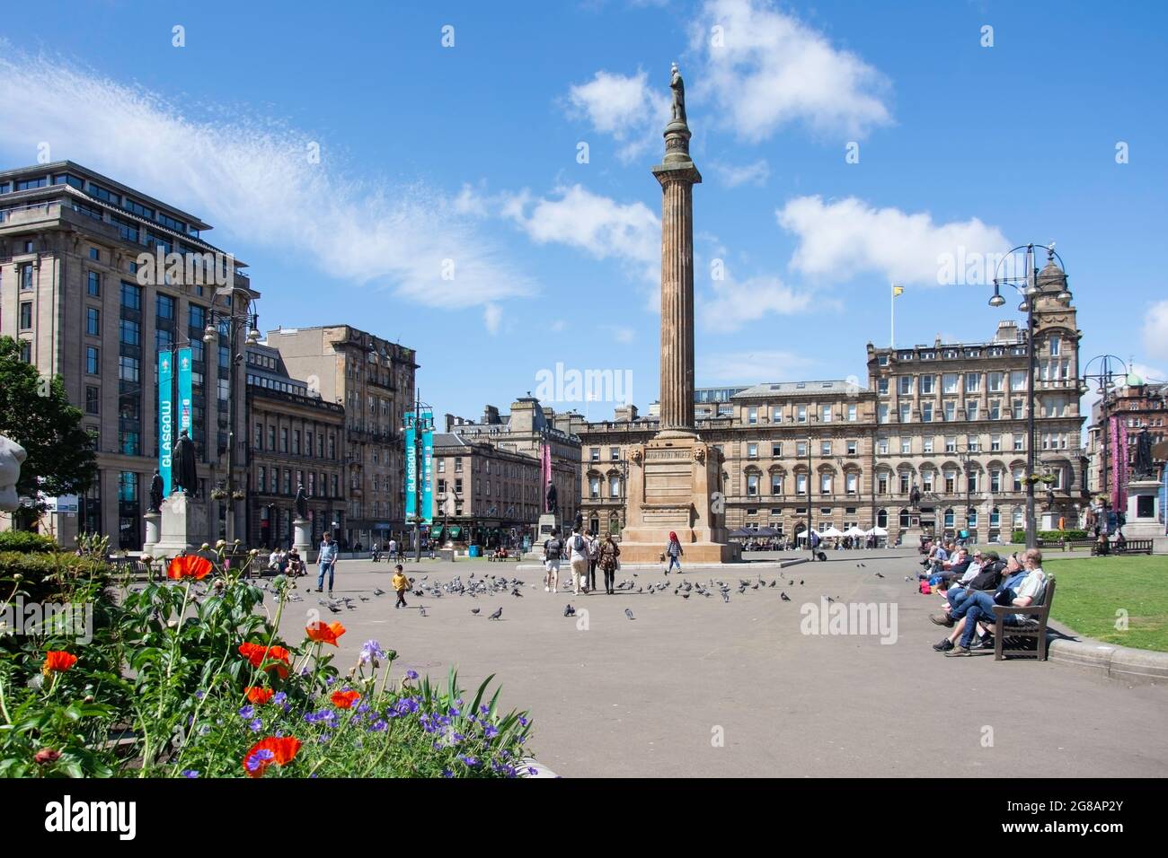 Chambre de commerce de Glasgow et monument Scott, George Square, Glasgow City, Écosse, Royaume-Uni Banque D'Images