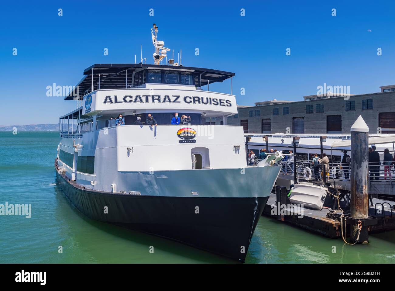 San Francisco, le 19 MAI 2021 - vue sur le soleil des croisières d'Alcatraz City Banque D'Images