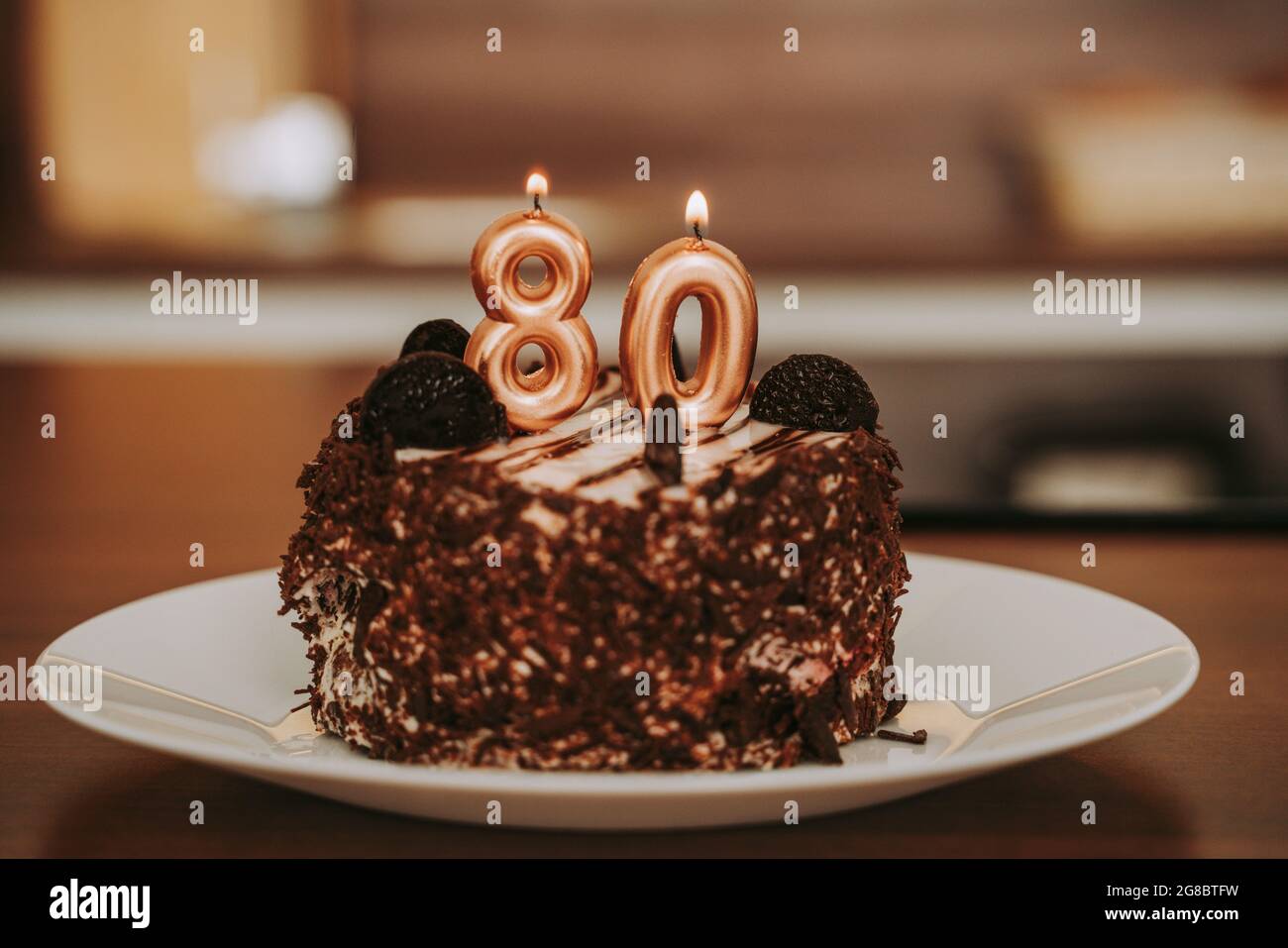 Chocolate Birthday Cake 80 Banque D Image Et Photos Alamy
