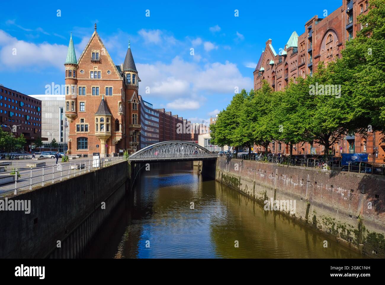 Hambourg, Allemagne - Speicherstadt, vue sur la ville à St. Annenplatz. Banque D'Images