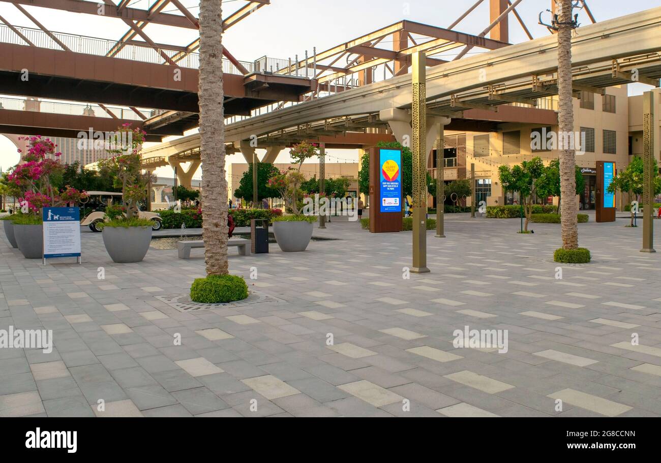 Dubaï-Émirats Arabes Unis - 30 août 2019 : magnifique site touristique de la Pointe. Restaurants et magasins de luxe populaires Banque D'Images