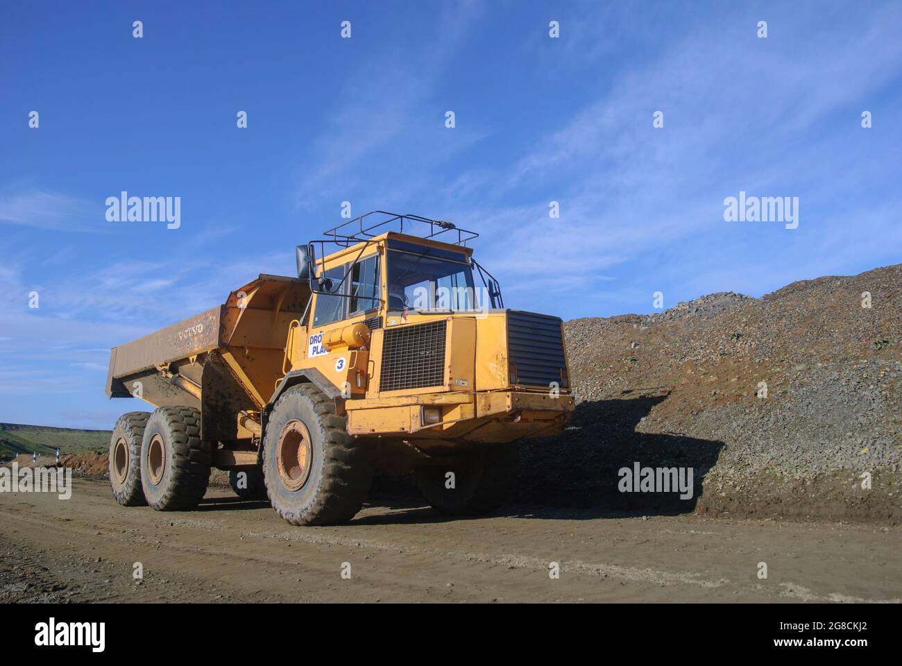 Trois Camions Benne Volvo Articulés échelle 1:50 – Scoop Models, Métal Blanc Jaune