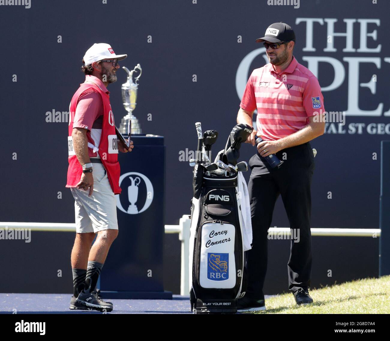 18 juillet 2021; Royal St Georges Golf Club, Sandwich, Kent, Angleterre; The Open Championship Golf, quatrième jour; Corey Conners (CAN) sur le premier tee Banque D'Images