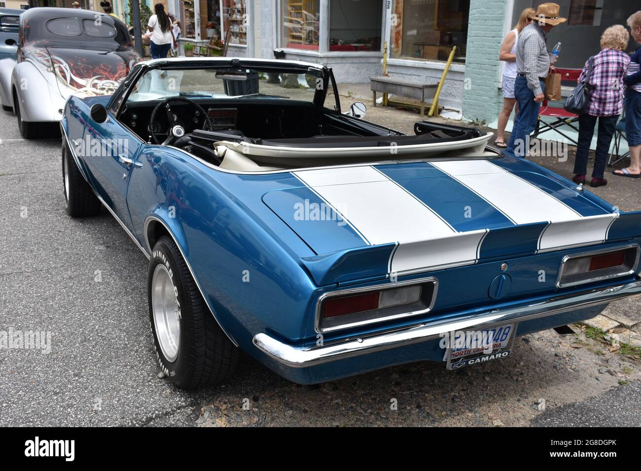 Une Camaro cabriolet de Chevrolet exposée lors d'un salon de l'auto. Banque D'Images