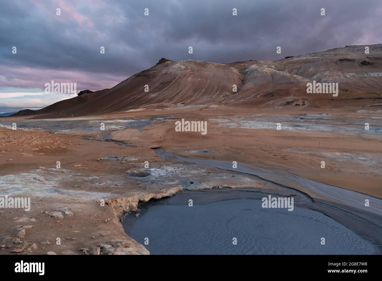 Pot de boue, zone à haute température Namaskaro ou Namskard, Namafjall, Myvatn, Islande du Nord Banque D'Images