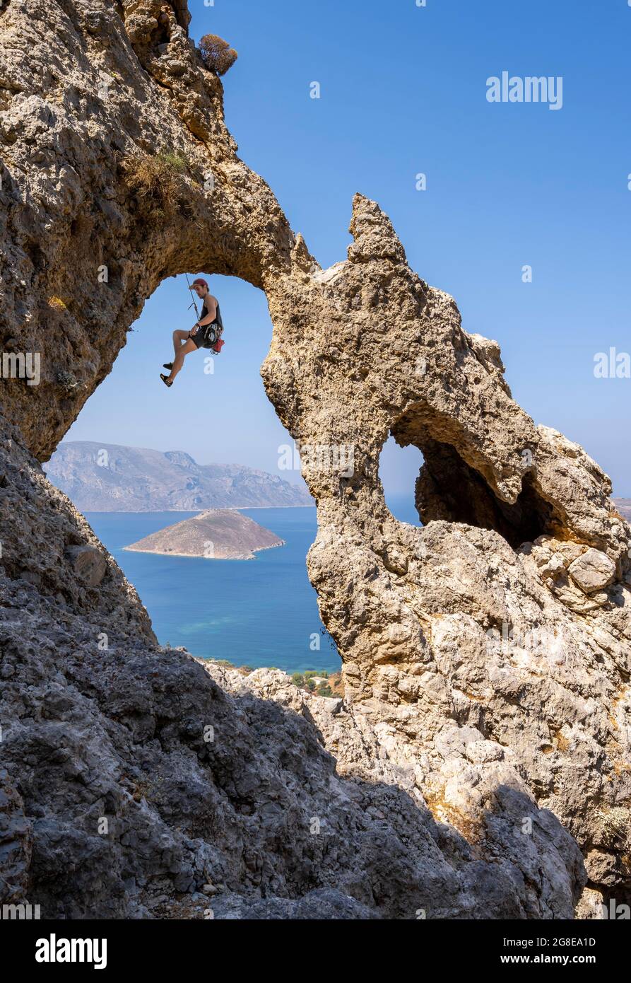 Arche de roche, secteur du palais, escalade du front de roche, escalade de plomb, escalade sportive, Kalymnos, Dodécanèse, Grèce Banque D'Images