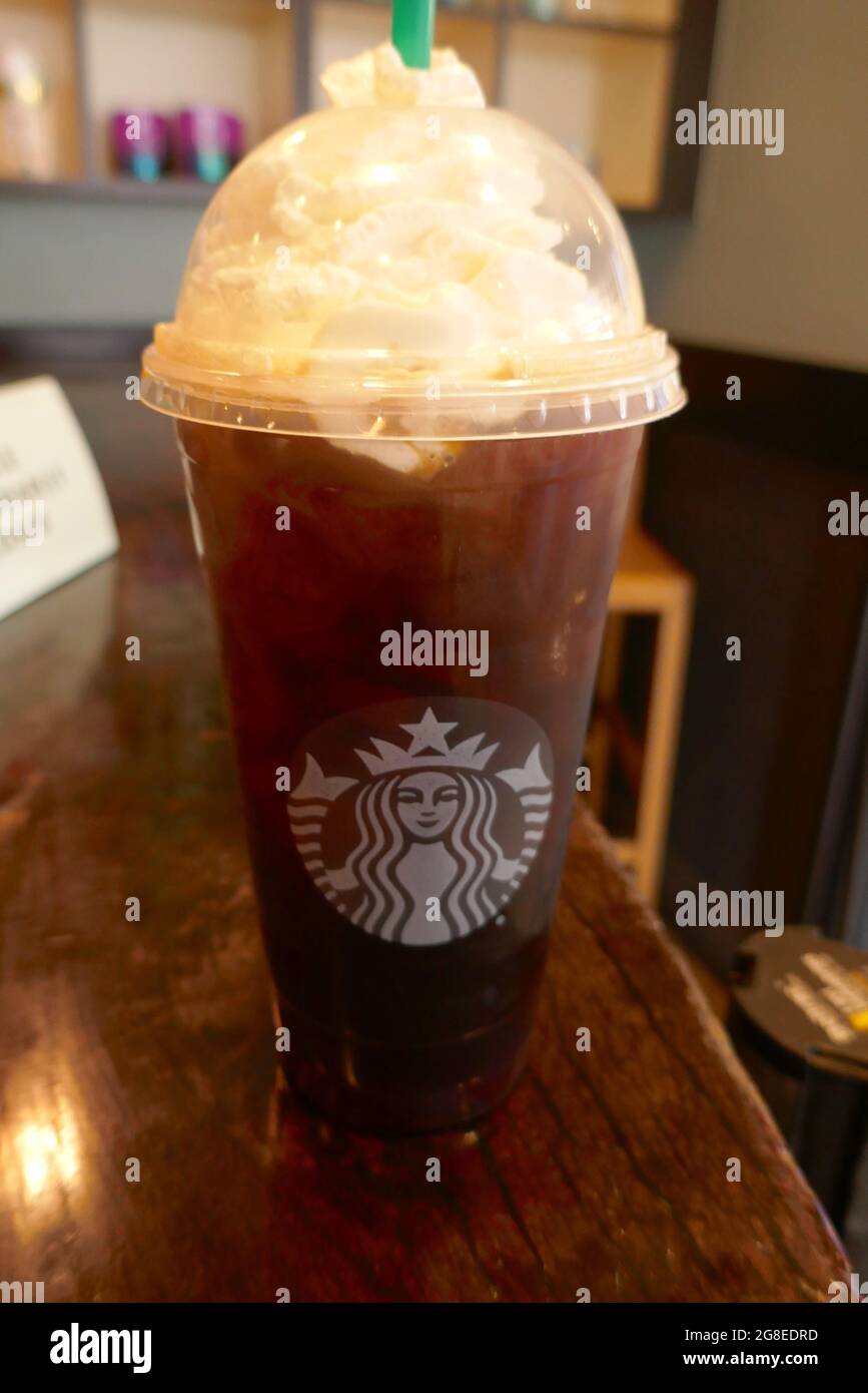 Starbucks iced coffee Banque de photographies et d’images à haute